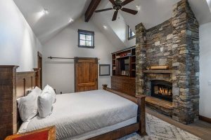 WEB-12-Lahontan-Realty-Home-16-primary-bedroom